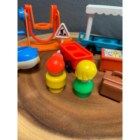 Vintage Fisher-Price Little People Zoo Gazebo, Tram Jump Rope Train Set - Picture 6 of 14